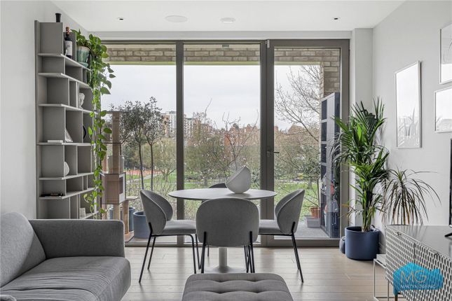 Apartment 205, 1, Espalier Gardens, London photo 4