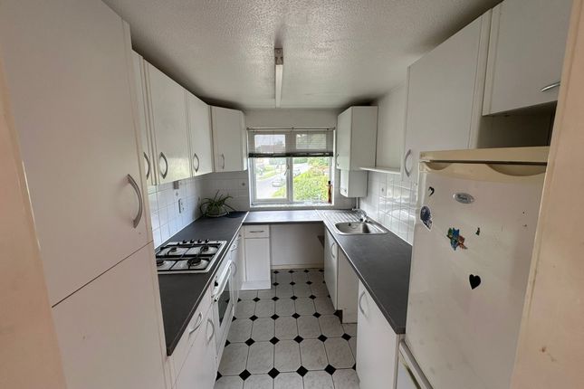 5 Downley Court, Grays Lane, High Wycombe photo 2