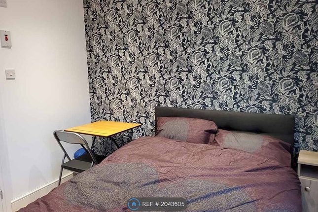 Room to rent in Union Street, Oldham