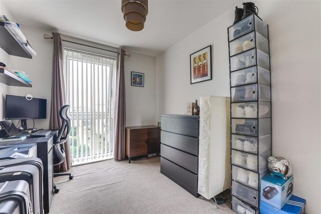 2, Harvey House, Magnetic Crescent, Enfield photo 4