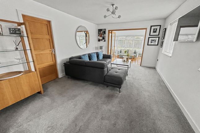 12 Bloomfield Drive, Bury photo 3