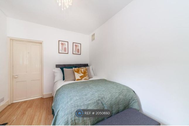 Flat to rent in Trent Road, London