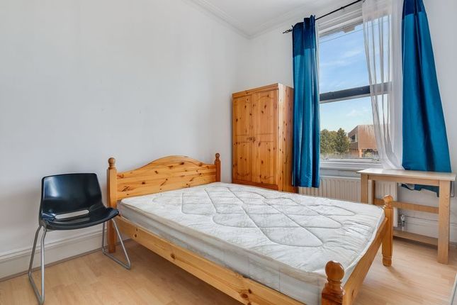 123A, Stratford Road, London photo 4
