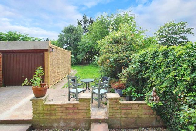 21 Cambridge Road, Harrow, Middlesex photo 2
