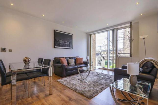 Flat to rent in Cubitt Building, Gatliff Road, Grosvenor Waterside