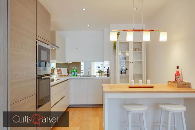 Apt. 7, The Glenbrook, 85,, Glenthorne Road, London photo 2