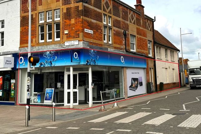 Retail premises to let in London Road North, Lowestoft