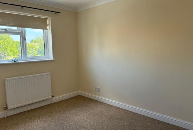 10, Burwell Close, Witney photo 3