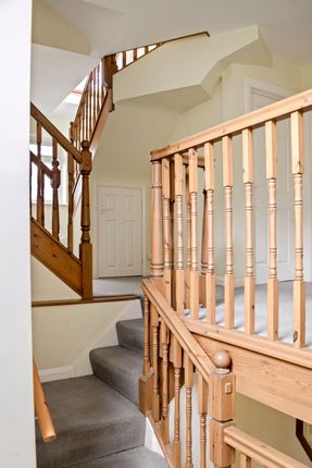 17 Hillside Way, Brighton photo 3