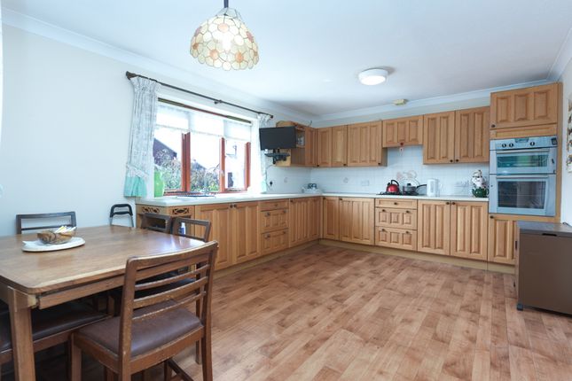 5 Cedar Grove, Shrewsbury photo 2