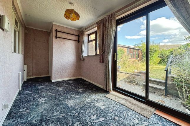 24, Cottage Lane, Fordhouses, Wolverhampton photo 4