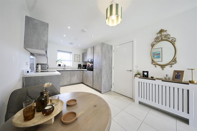 9, Ashbridge Close, Beverley photo 3