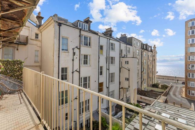 Victoria Terrace, Hove photo 4