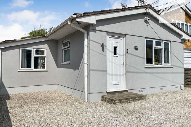 2-bed bungalow on 206 Thisselt Road, Canvey Island, £280,000