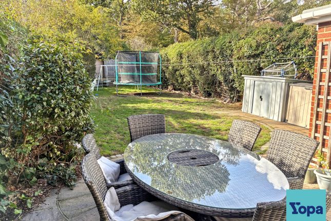 Bellhouse Road, Leigh-on-sea photo 2
