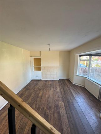 105, Shepton Crescent, Nottingham photo 4