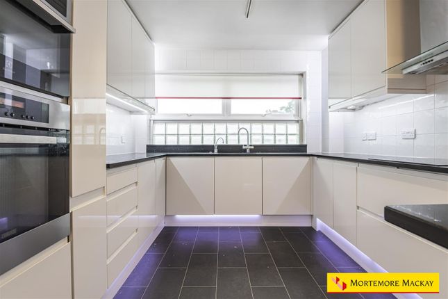 14 Chesterfield Lodge, Church Hill, London photo 2