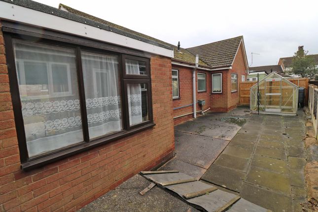 Detached bungalow for sale in Bowling Green Lane, Crowle, Scunthorpe