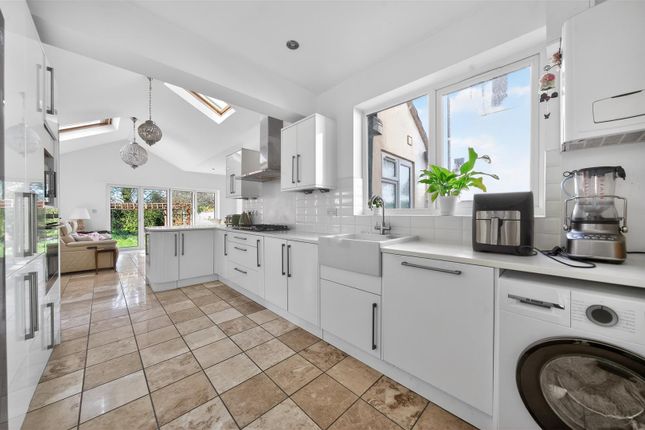 48, Elgar Avenue, Surbiton photo 4