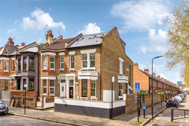 End terrace house for sale in Chatsworth Road, London