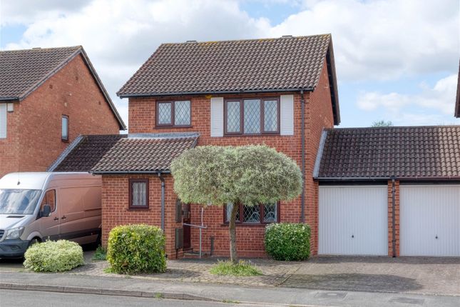 Link-detached house for sale in Meerhill Avenue, Shirley, Solihull