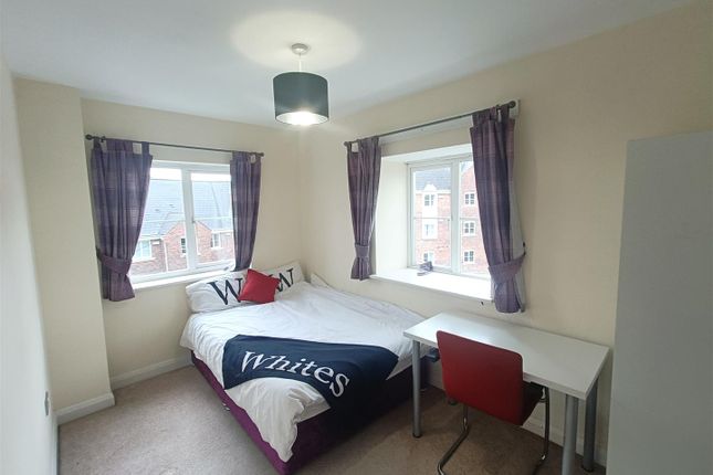 Flat 8, 15, Henry Bird Way, Northampton photo 3