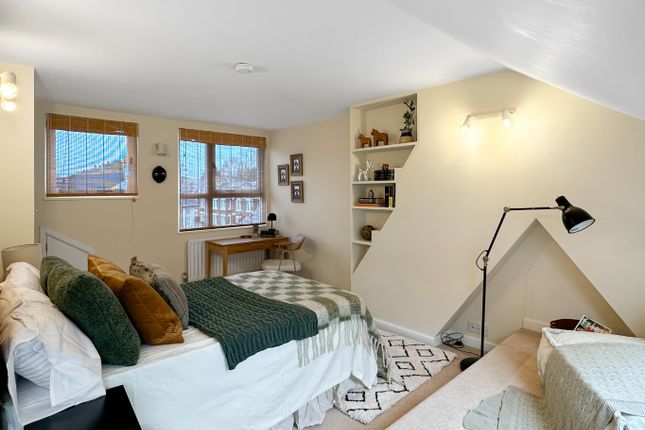 Terraced house for sale in Grantchester Meadows, Cambridge