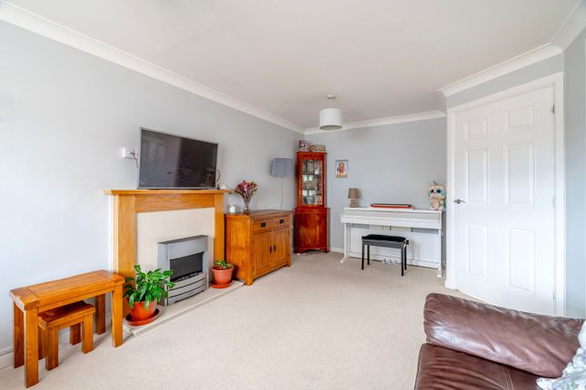 54 Salk Road, Great Yarmouth photo 3