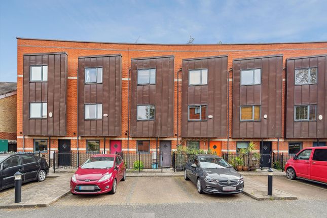 Thumbnail Terraced house for sale in Hithe Grove, London