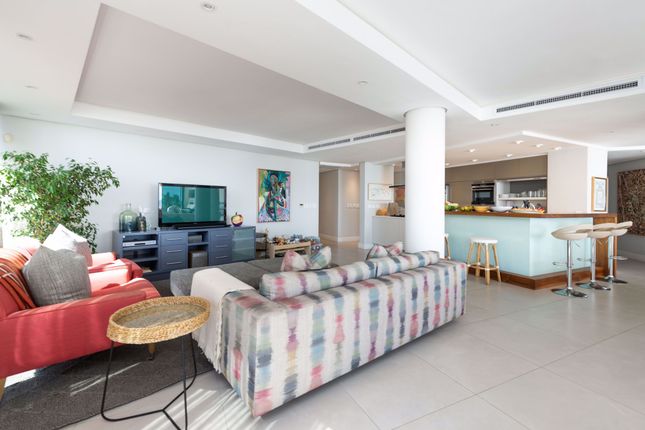Apartment for sale in 401 Eventide, 30 Victoria Road, Clifton, Atlantic Seaboard, Western Cape, South Africa