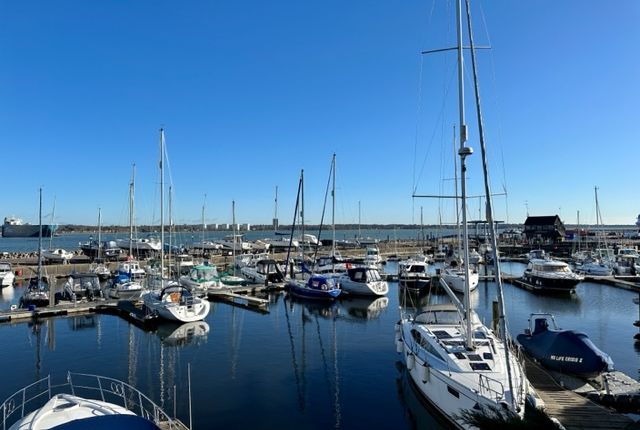 Town house for sale in White Heather Court, Hythe Marina Village, Hythe, Southampton