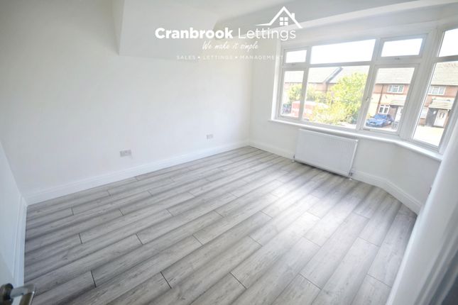 6, Spearpoint Gardens, ILFORD, IG2 7SX photo 3