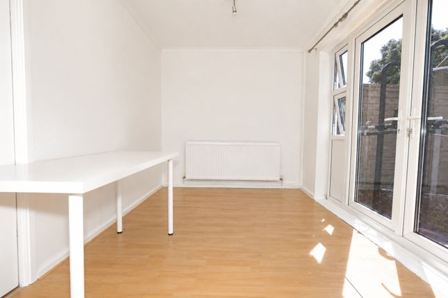37, Dunnock Road, London photo 4