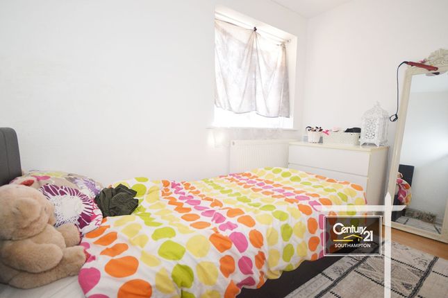 54a,, Swift Gardens, SOUTHAMPTON photo 5