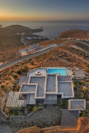 Villa for sale in Terra Petra, Kea (Ioulis), Kea - Kythnos, South Aegean, Greece