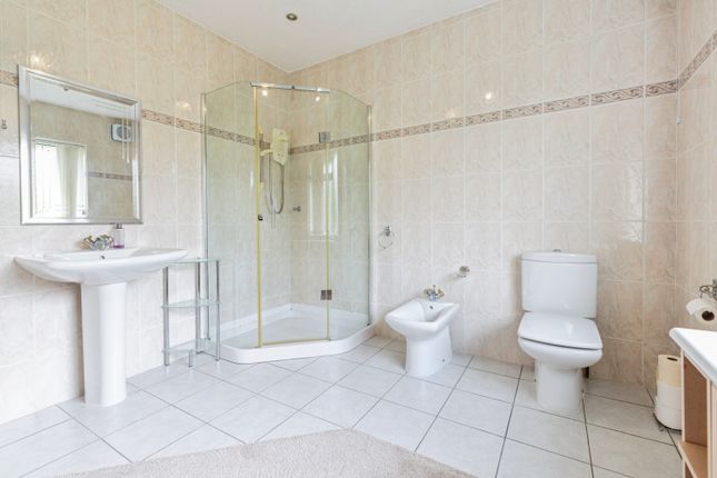 Ground Floor Family Bathroom