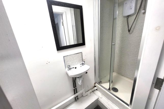 Flat 4, 33 Victoria Road, Wolverhampton photo 5