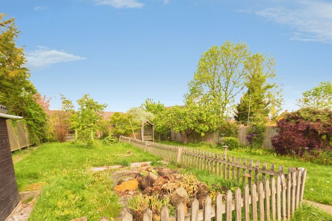 110, Weston Road, Aylesbury photo 4