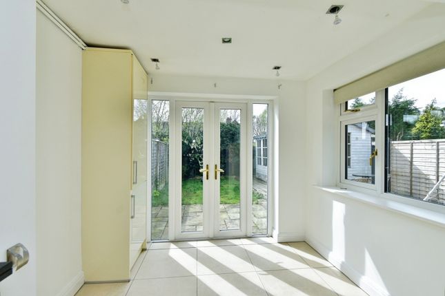 11, Chestnut Avenue, Stoke-on-Trent photo 4