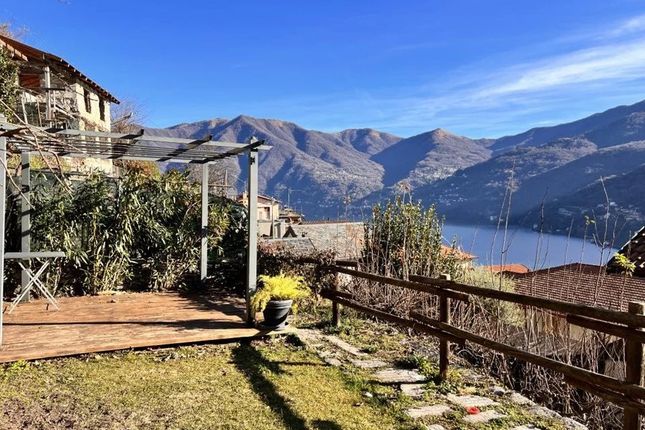 Detached house for sale in Via Linera, 4, 22010 Moltrasio Co, Italy