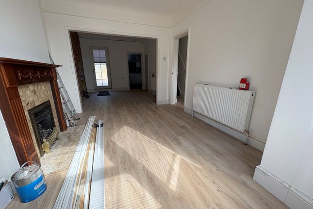111, Cromwell Road, RUSHDEN photo 4