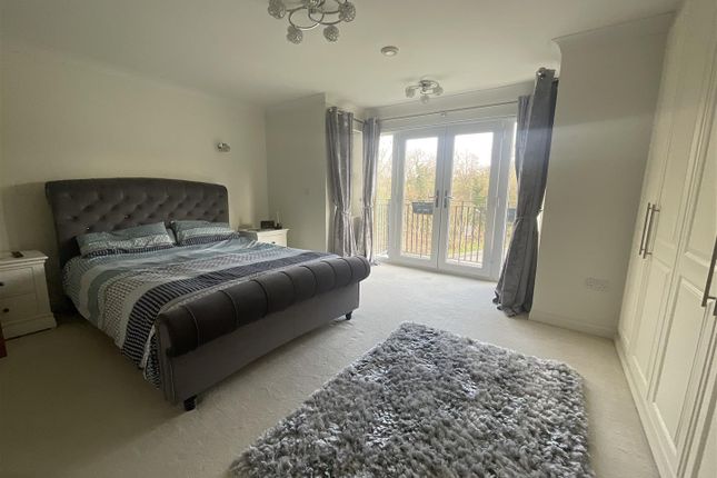 8, Hen Felin, Ammanford photo 5
