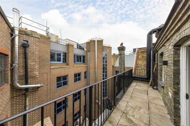 Flat for sale in St Johns Street, Clerkenwell, London