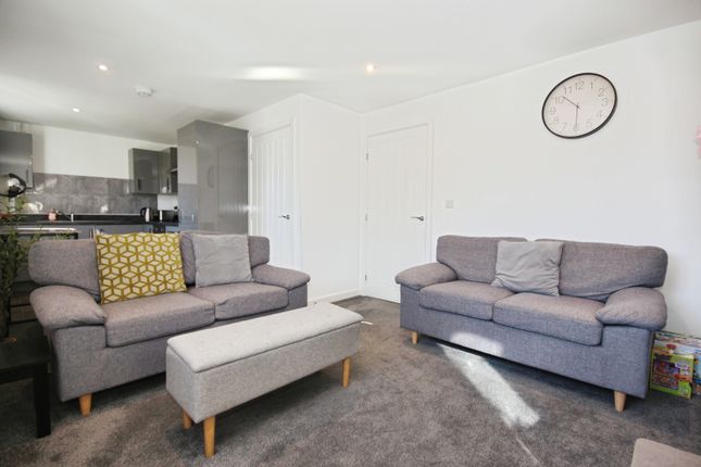58, Firecrest Close, Coventry photo 4