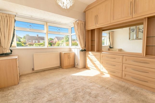 50 Lawefield Crescent, Manchester photo 4