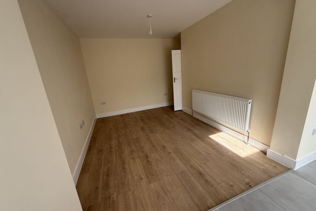 141 Bourne Avenue, HAYES photo 3