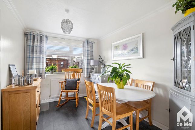 5, Medoc Close, Cheltenham photo 4
