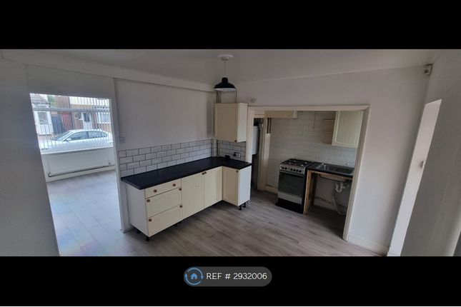 Hazelwood Road, Bedford photo 4