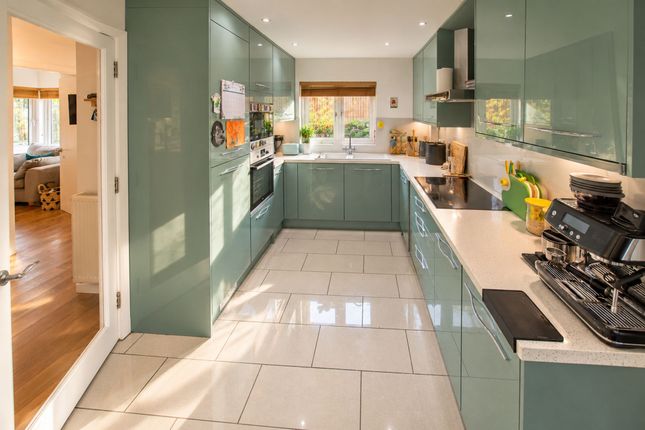 4 Knox Road, Guildford photo 4