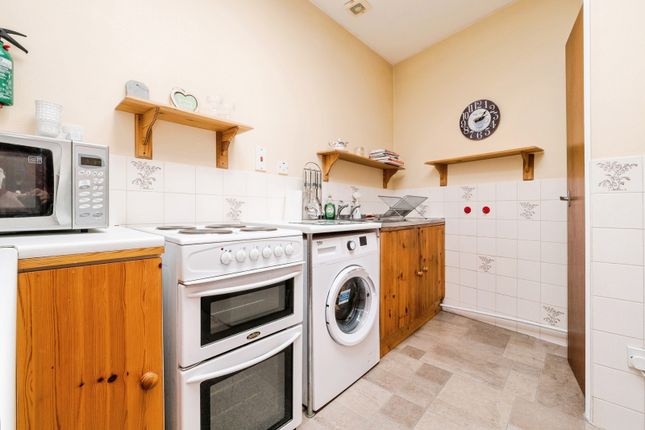 Flat 12, Ripon House, 37, Station Lane, Ripon House, Hornchurch photo 2